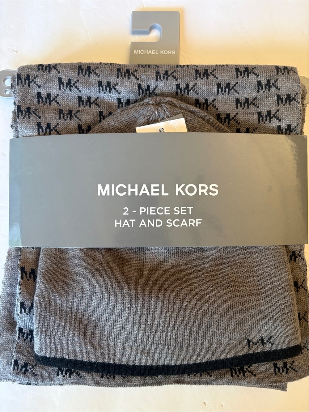 NWT MICHAEL KORS 2 Piece Hat & Scarf Set